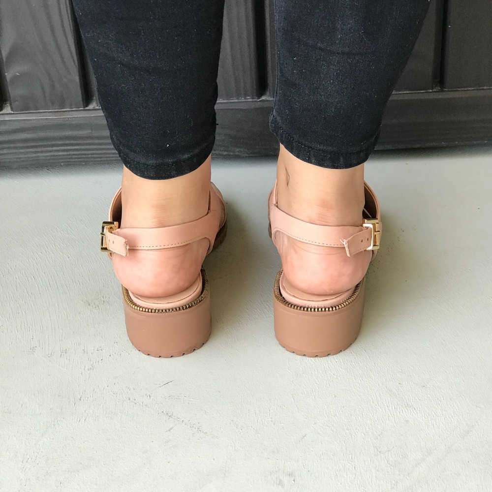 Blush Comfortable Block Heel Rugged Sole Sandals - Picture 4 of 8